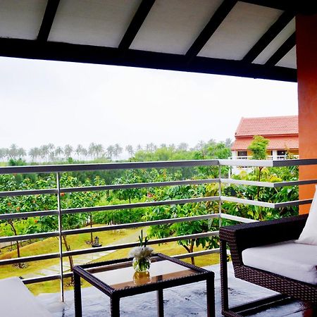 Planet Hollywood Beach Resort Goa Utorda Room photo